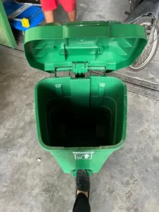 dalton_dalton_tempat_sampah_70_liter_pedal_injak_depan_roda_plastik__hdpe_full06_pop6lgln